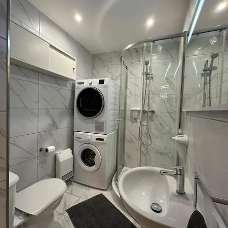 Luxury With Hot Tub Apartment