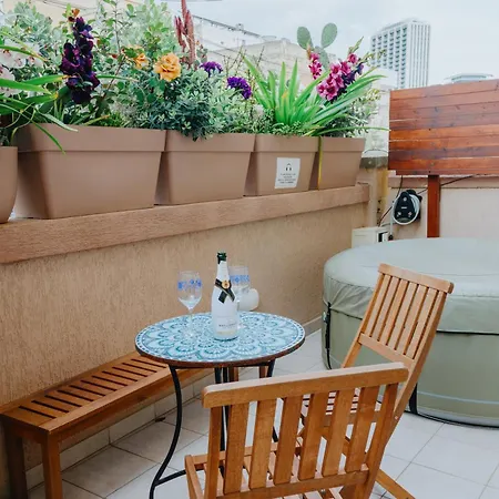 Sereno - Luxury With Hot Tub - Walk To St Julian's And Paceville 아파트 Is-Swieqi