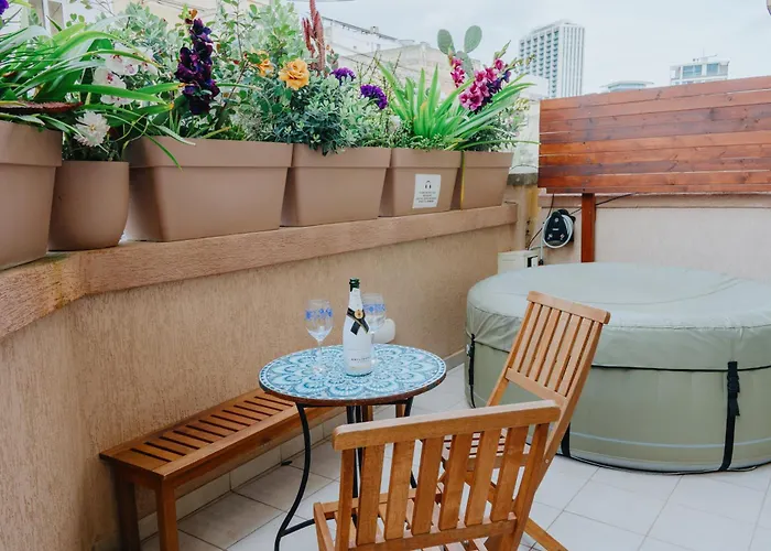 Sereno - Luxury With Hot Tub - Walk To St Julian's And Paceville 아파트 Is-Swieqi