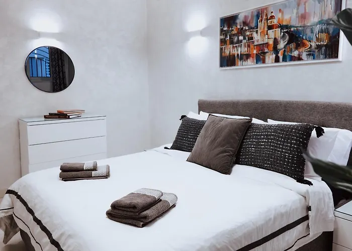 Sereno - Luxury With Hot Tub - Walk To St Julian's And Paceville * Is-Swieqi