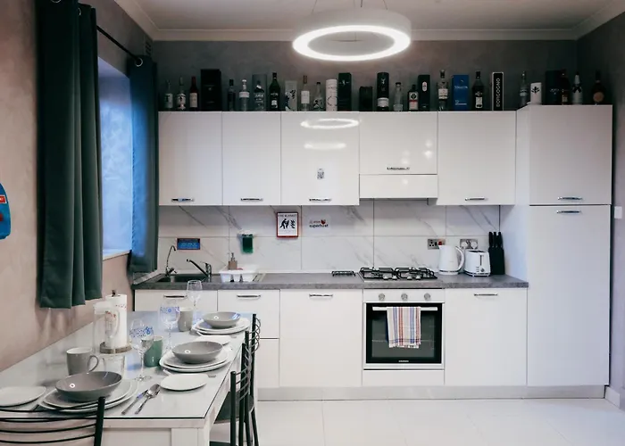 Sereno - Luxury With Hot Tub - Walk To St Julian's And Paceville 아파트